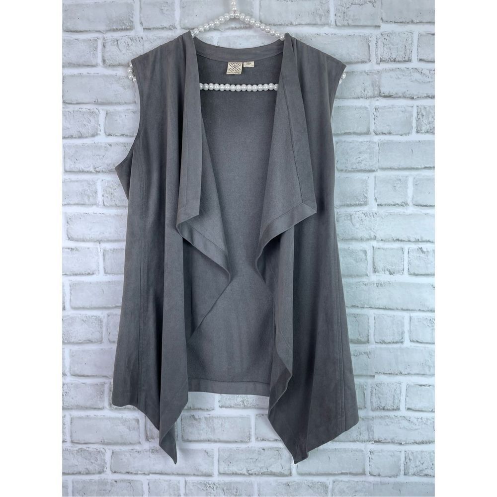 ARTISAN NY Suede Look Waterfall Vest Women’s Size Medium Casual Western